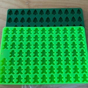 2 Mini Dog Treat Molds - Gingerbread & Christmas Trees NWT